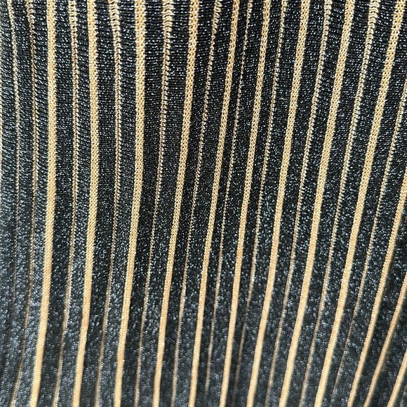 Gorgeous, NEW with TAGS Banana Republic gold & navy pleated dress. - Picture 4 of 6